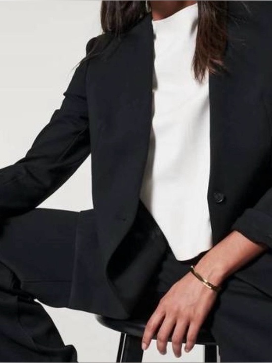 SPANX Jackets & Blazers - SPANX The Perfect 
Oversized Blazer size XL Navy